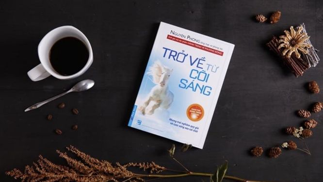 Review Trở Về Từ Cõi Sáng